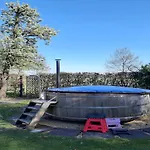 Countryside Villa With Wellness