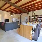 Countryside Villa With Wellness Дом отдыха *