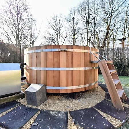 Countryside With Games * Rekken