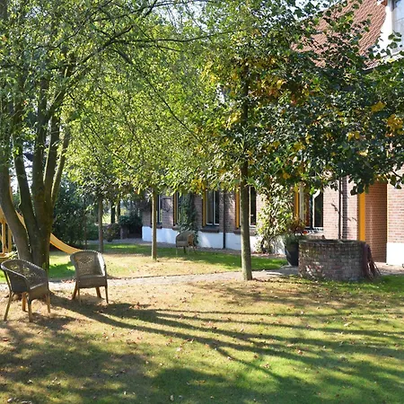 度假居 Countryside With Games *